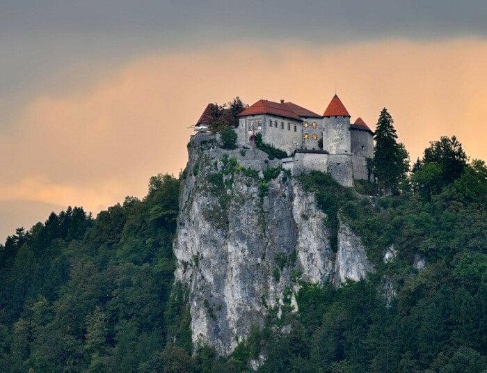 Топ-10 найкрасивіших замків у світі