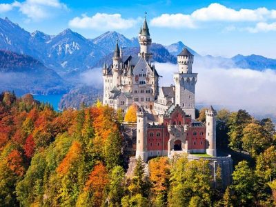 Топ-10 найкрасивіших замків у світі, які варто побачити хоча б на фото