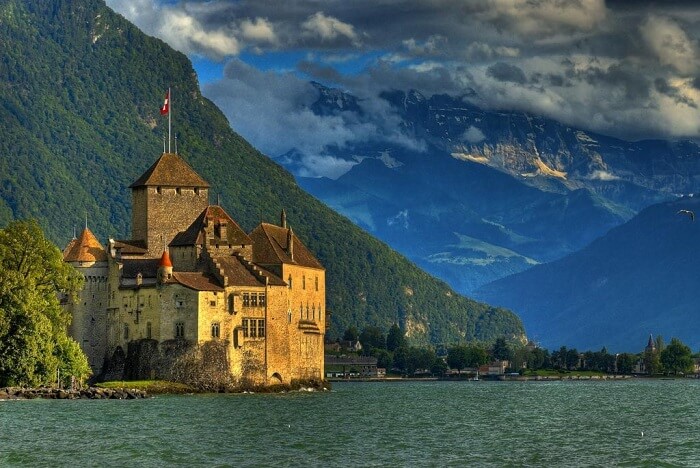 Топ-10 найкрасивіших замків у світі