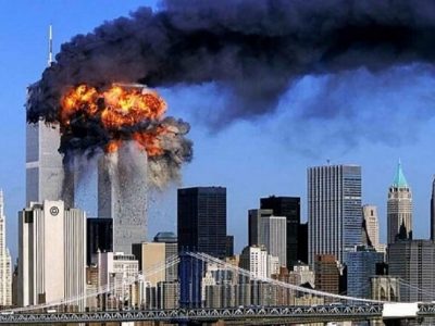 Унікальні фото, на яких Джордж Буш дізнається про теракти 11 вересня