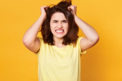 5 причин свербіння голови та способи їх усунення